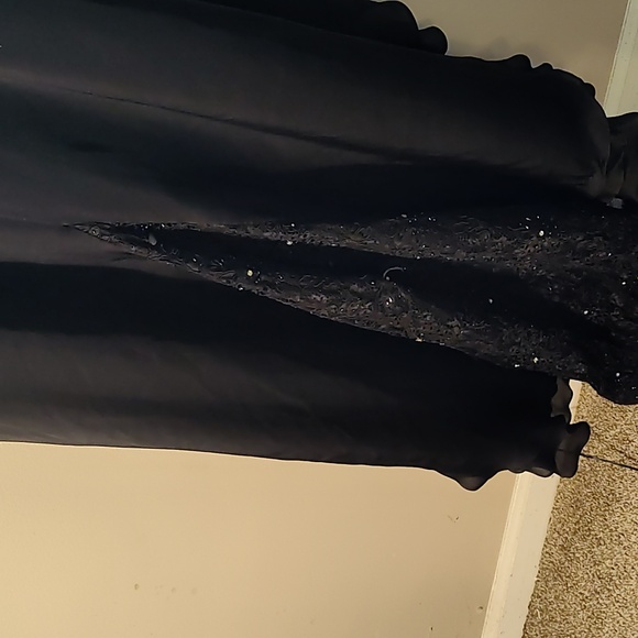 Montage by Mon Cheri Long Black Wedding Formal Evening Size 14 - Picture 6 of 11